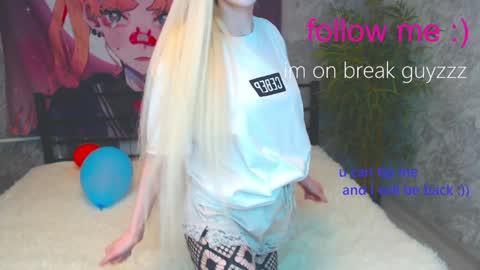 Snapshot of alison_moonlight chatting on December 30, 10:34 pm Alison online show from December 30, 10:34 pm