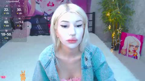 Snapshot of alison_moonlight chatting on March 1, 1:43 am Alison online show from March 1, 1:43 am