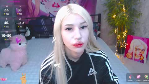 Snapshot of alison_moonlight chatting on March 6, 7:21 pm Alison online show from March 6, 7:21 pm