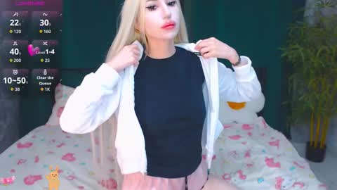 Snapshot of alison_moonlight chatting on October 2, 6:15 pm Alison online show from October 2, 6:15 pm