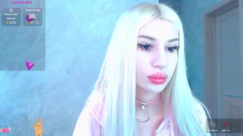 Snapshot of alison_moonlight chatting on October 3, 9:01 pm Alison online show from October 3, 9:01 pm