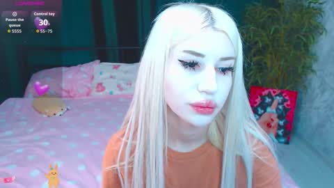 Snapshot of alison_moonlight chatting on October 6, 8:50 pm Alison online show from October 6, 8:50 pm