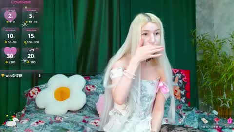 Snapshot of alison_moonlight chatting on March 5, 12:56 pm Alison online show from March 5, 12:56 pm