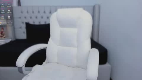 alison_vegaa_ online show from March 12, 5:13 am