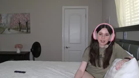 Snapshot of alisonfieldsxo chatting on March 20, 6:57 pm Alison Fields online show from March 20, 6:57 pm