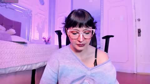 Alison Fishert online show from November 5, 1:00 pm