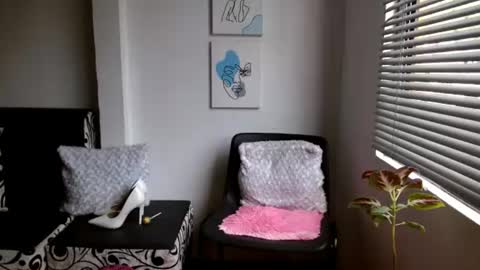 Alisonturbay online show from June 19, 3:38 pm