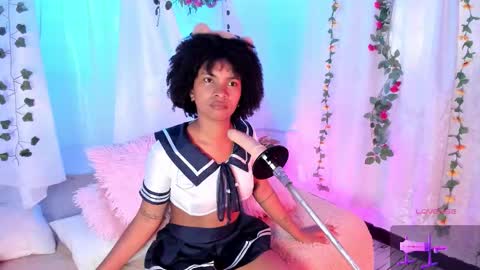 Mia online show from February 8, 8:45 pm