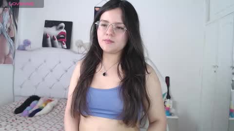 Snapshot of alissa_morrison chatting on November 30, 4:22 pm alissa_morrison online show from November 30, 4:22 pm