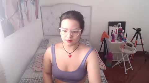 alissa_morrison online show from July 13, 4:10 pm