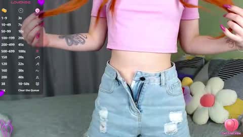 Snapshot of alissa_sexy chatting on September 22, 12:01 am Aliss online show from September 22, 12:01 am