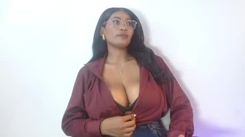 Snapshot of alissa_smith_ chatting on April 28, 1:27 pm alissa_smith_ online show from April 28, 1:27 pm