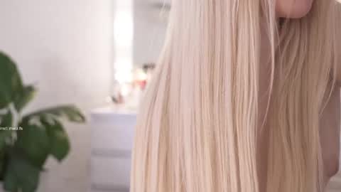 Snapshot of alissa_wxw chatting on February 25, 10:15 am Alissa online show from February 25, 10:15 am