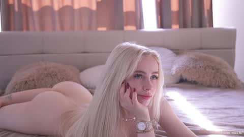 Snapshot of alissa_wxw chatting on March 11, 9:56 am Alissa online show from March 11, 9:56 am