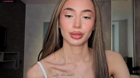 Alissa online show from May 3, 1:17 pm