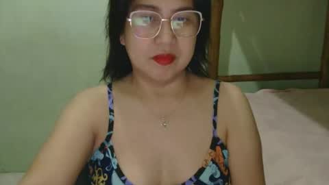 alissalove18 online show from April 30, 9:26 am
