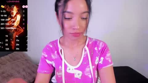 alissarose_1 online show from April 23, 12:23 am
