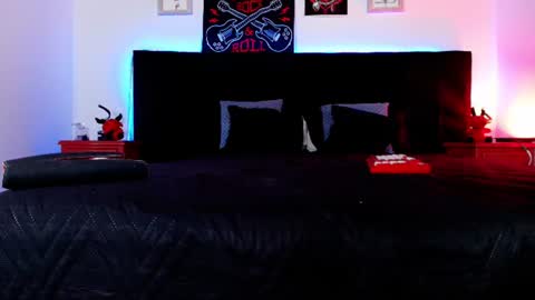 Snapshot of alisse_moore chatting on July 1, 12:29 pm Alisse online show from July 1, 12:29 pm