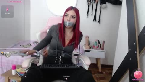 Snapshot of alissia_kent99 chatting on February 13, 5:33 pm Alissia online show from February 13, 5:33 pm