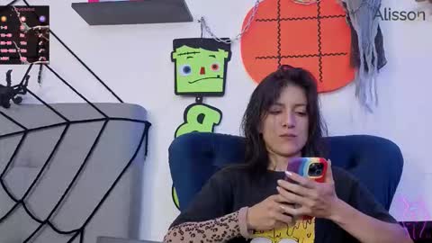 alisson0002 online show from October 18, 7:03 pm