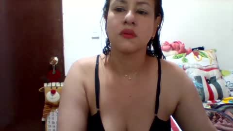 Snapshot of alisson_brand chatting on December 11, 1:06 pm alisson brand online show from December 11, 1:06 pm