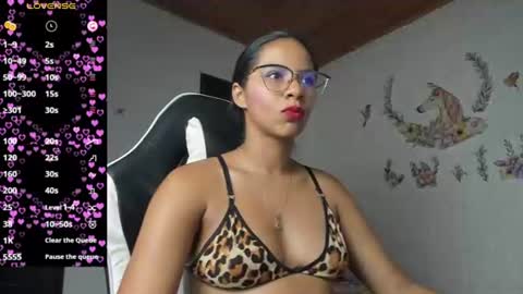 Snapshot of alisson_hoffman05 chatting on June 27, 12:48 am Alisson hoffman05 online show from June 27, 12:48 am