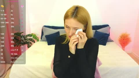 Snapshot of alisssarose chatting on May 5, 9:34 pm alisssarose online show from May 5, 9:34 pm
