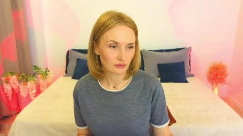 Snapshot of alisssarose chatting on May 12, 8:17 pm alisssarose online show from May 12, 8:17 pm
