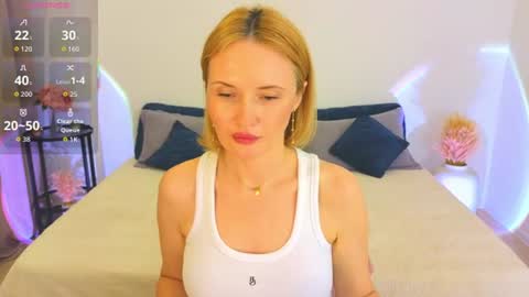 Snapshot of alisssarose chatting on June 11, 12:32 am alisssarose online show from June 11, 12:32 am