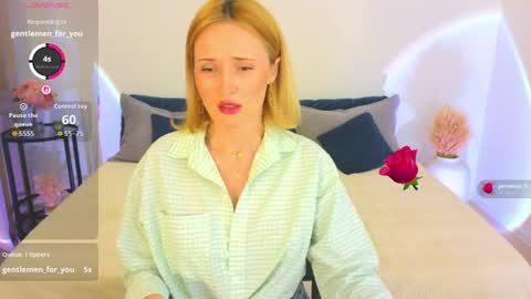 Snapshot of alisssarose chatting on June 12, 9:03 pm alisssarose online show from June 12, 9:03 pm