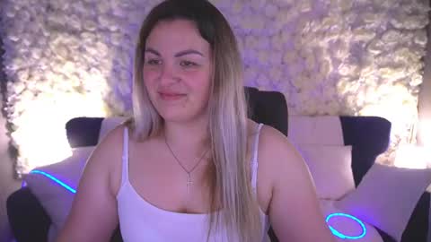Snapshot of alissyagrayy chatting on May 11, 4:04 pm alissyagrayy online show from May 11, 4:04 pm
