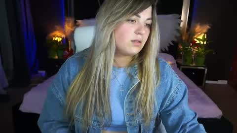 Snapshot of alissyagrayy chatting on May 14, 6:58 pm alissyagrayy online show from May 14, 6:58 pm