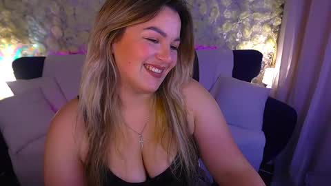 Snapshot of alissyagrayy chatting on May 29, 5:38 am alissyagrayy online show from May 29, 5:38 am