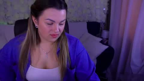 Snapshot of alissyagrayy chatting on June 1, 5:53 am alissyagrayy online show from June 1, 5:53 am