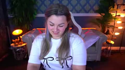 Snapshot of alissyagrayy chatting on June 19, 12:42 pm alissyagrayy online show from June 19, 12:42 pm