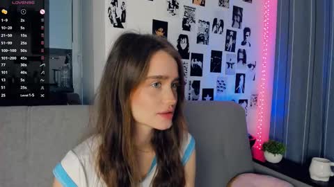 Snapshot of alivialovely chatting on November 1, 9:44 am Alivia online show from November 1, 9:44 am