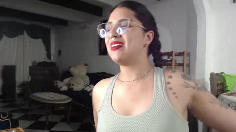 Snapshot of alix_beltran chatting on March 4, 5:11 am Alix online show from March 4, 5:11 am