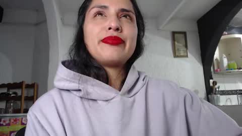 Snapshot of alix_beltran chatting on March 8, 3:50 am Alix online show from March 8, 3:50 am