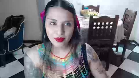 Snapshot of alix_beltran chatting on September 25, 2:04 am Alix online show from September 25, 2:04 am