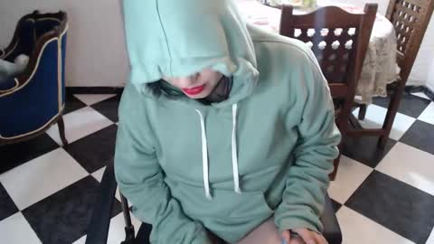 Snapshot of alix_beltran chatting on October 25, 1:57 am Alix online show from October 25, 1:57 am