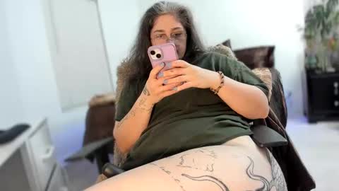 Snapshot of alix_valentine chatting on September 21, 5:31 am alix_valentine online show from September 21, 5:31 am