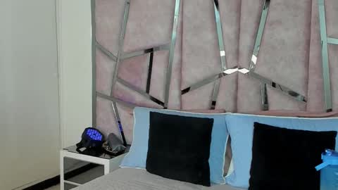 alix online show from October 23, 8:51 pm