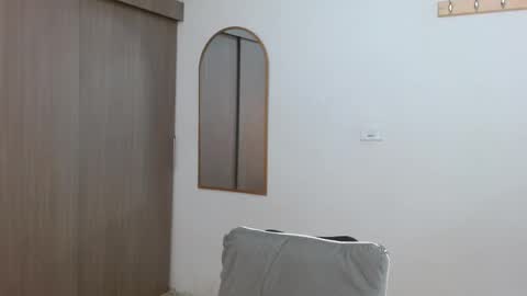 alix online show from December 14, 2:28 am