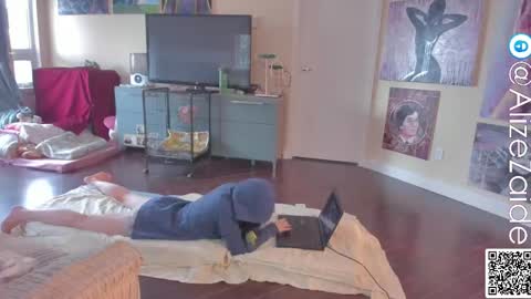 Snapshot of alizezaide chatting on February 18, 7:09 pm Alize Zaide online show from February 18, 7:09 pm