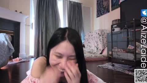 Snapshot of alizezaide chatting on December 1, 8:47 pm Alize Zaide online show from December 1, 8:47 pm