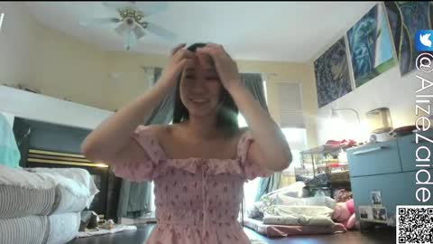 Snapshot of alizezaide chatting on June 1, 7:48 pm Alize Zaide online show from June 1, 7:48 pm