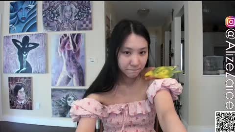 Snapshot of alizezaide chatting on June 19, 9:07 pm Alize Zaide online show from June 19, 9:07 pm