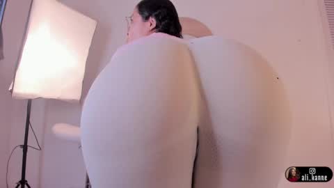 alizza_ online show from June 9, 11:44 am