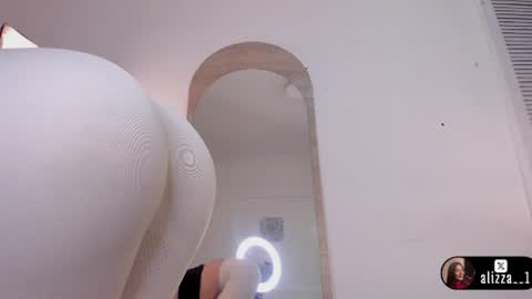 alizza_ online show from June 11, 11:52 am