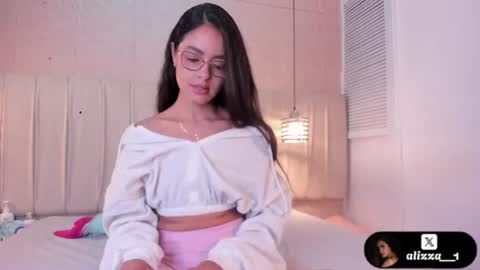 alizza_ online show from July 13, 11:46 am